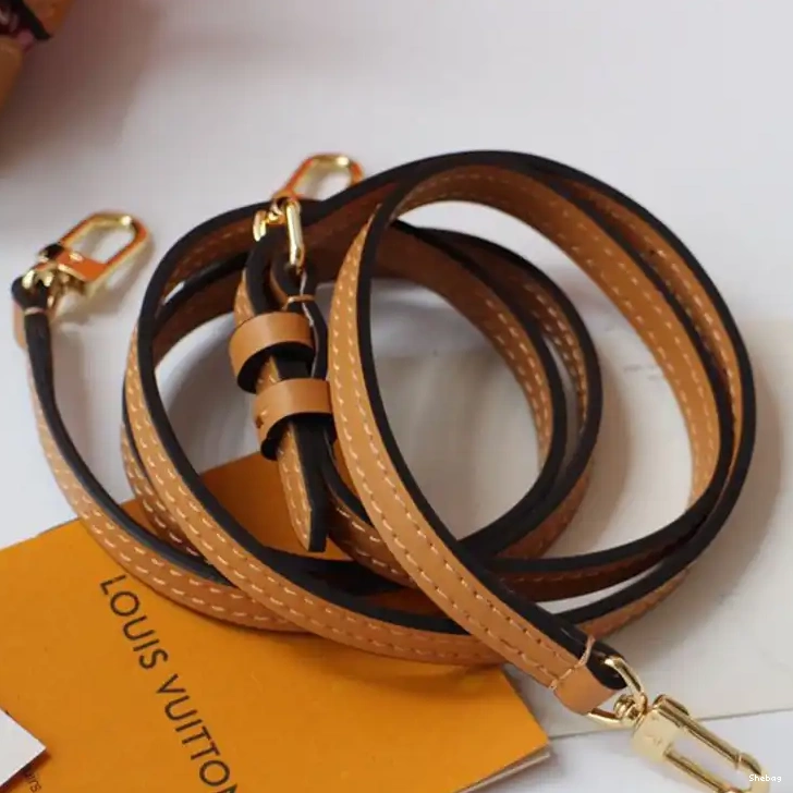 Bags LV 204B570011 0806